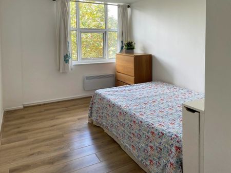 Bromyard Avenue - Photo 4