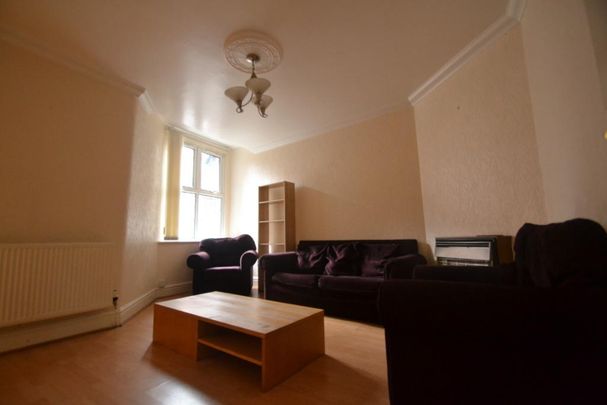 4 bedroom terraced house to rent - Photo 1