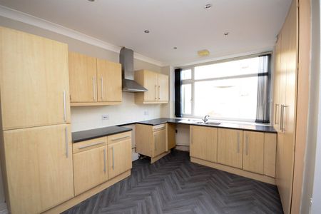 2 bed maisonette to rent in Lawe Road, South Shields, NE33 - Photo 4