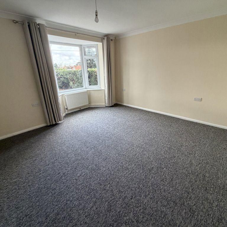 3 bedroom bungalow to rent - Photo 1