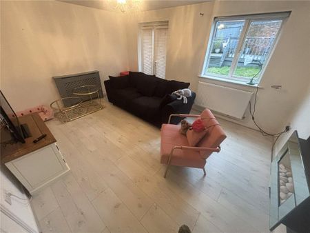 3 bedroom semi-detached house to rent - Photo 2