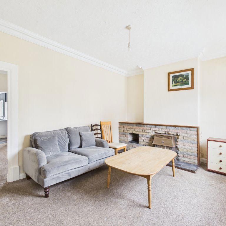 4 bedroom semi-detached house to rent - Photo 1