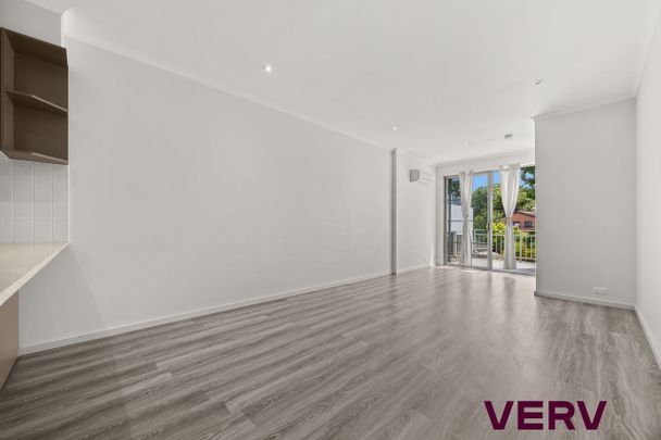 BEAUTIFUL ONE BEDROOM APARTMENT - Photo 1