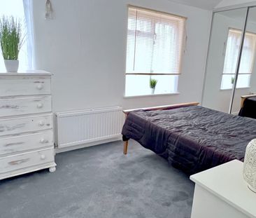 2 Bed Terraced House, Ritchie Road, CR0 - Photo 4