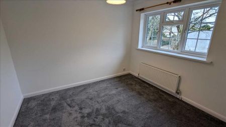 3 bedroom end of terrace house to rent - Photo 3