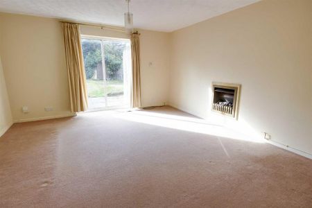 3 bedroom semi-detached house to rent - Photo 2