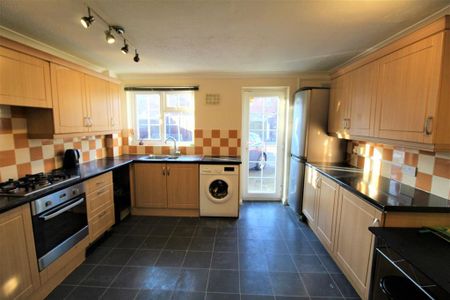 3 bedroom terraced house to rent - Photo 4