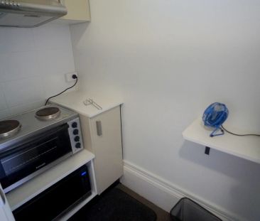 REFURBISHED STUDIO - Photo 3