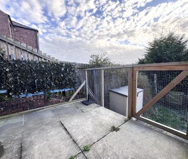 3 bedroom end of terrace house to rent - Photo 1