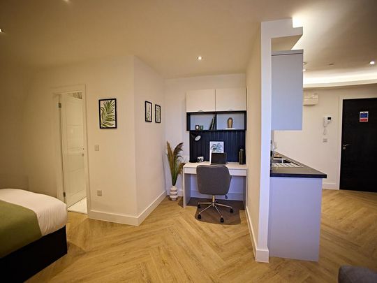 Studio to rent - Photo 1