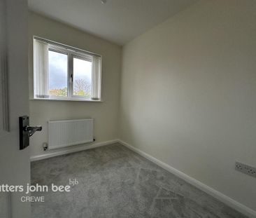 3 bedroom semi-detached house to rent - Photo 6