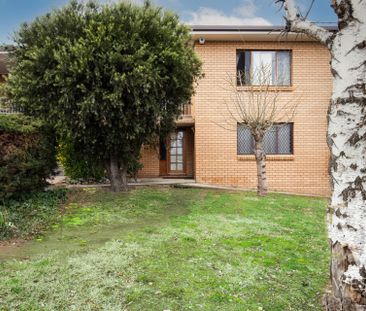 TWO BEDROOM UNIT CLOSE TO SHOPS - Photo 2