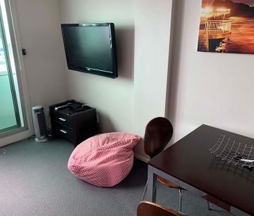 Modern Fully Furnished Apartment with Pool - Photo 1