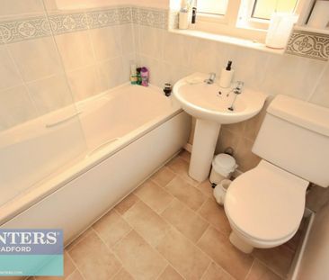 2 bedroom House To Let - Photo 3