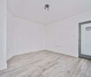Lower Street, Haslemere, Surrey, GU27 - Photo 6