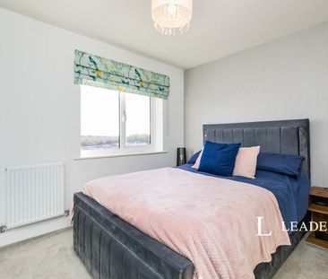 3 bedroom house to rent Rockcliffe Close, Church Gresley, Swadlinco... - Photo 6