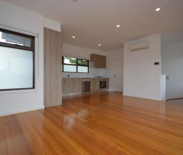 2/1 Kenneth Street, Preston VIC 3072 - Photo 2