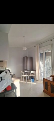 Studio/Γκαρσονιέρα για ενοικίαση Καλλιθέα - Άγιοι Θεόδωροι (Συκιές) - Photo 3