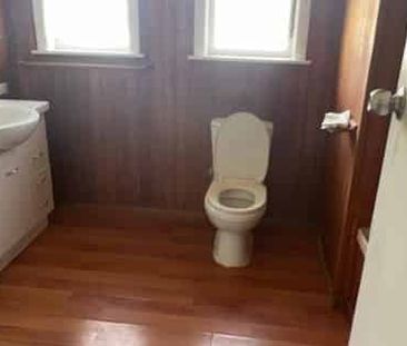 Sunny, Comfortable 3 Bedroom Home in Wainuiomata - Photo 4