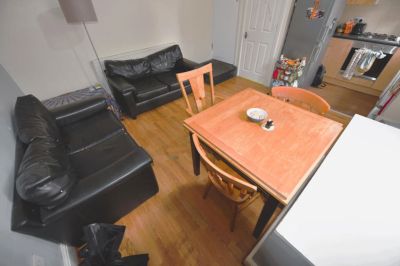 3 bedroom House in Thornville Terrace, Leeds - Photo 1