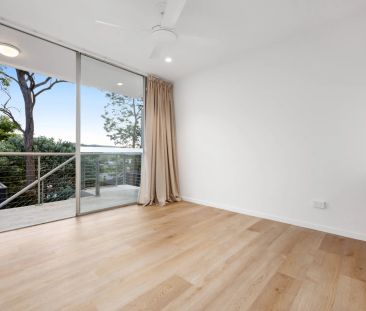 Spacious Family Home with Breathtaking City Views in Everton Park - Photo 4