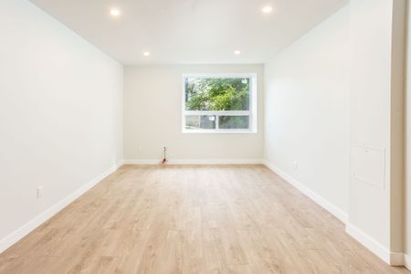 For Lease - 5 Hill Heights Road Unit# 105, Toronto, Ontario - Photo 3