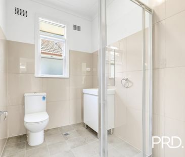 Freshly renovated in central location - Photo 5