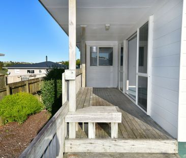 Stanmore Bay - 3 Bedrooms - Photo 3