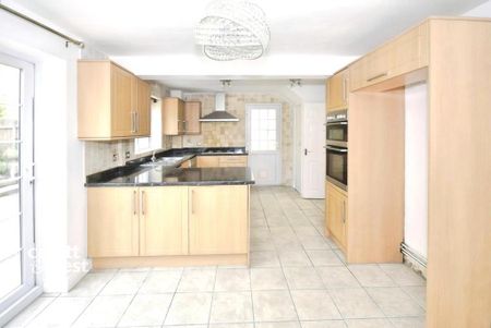 3 bedroom end of terrace house to rent - Photo 3