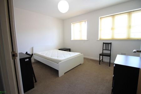 5 bedroom terraced house to rent - Photo 4