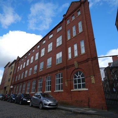 3 Bed - Tower House, Newcastle Upon Tyne - Photo 1