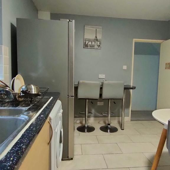 House share to rent - Photo 1