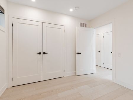 For Lease - 35 Curzon Street Unit# Lane, Toronto, Ontario - Photo 3