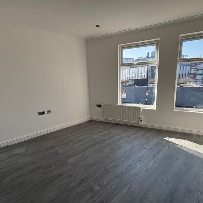 Hall Lane L7 - Photo 1