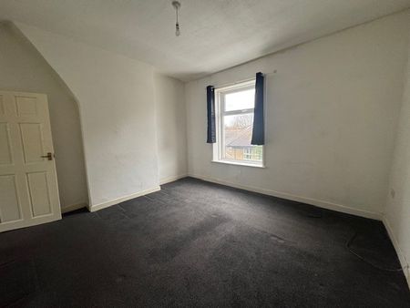 Emma Street - Photo 2