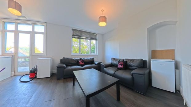 5 bedroom detached house to rent - Photo 1