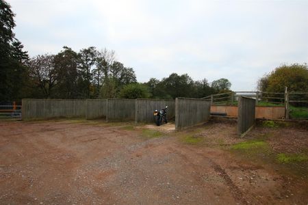 2 bed Cottage for let - Photo 2