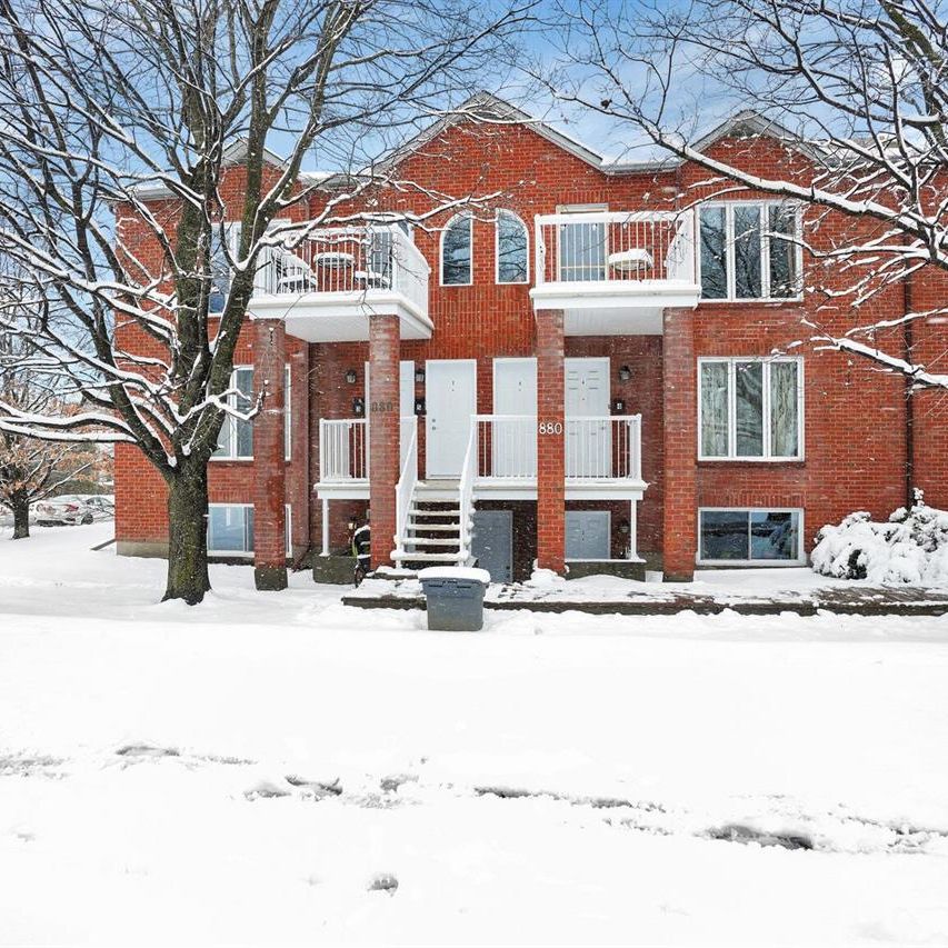 880-1 - 880 Boulevard De La Cité-des-Jeunes, Hull - Photo 1