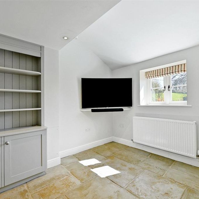 4 bedroom semi-detached house to rent - Photo 1