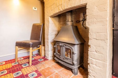 Willoughby, Rugby - Photo 3