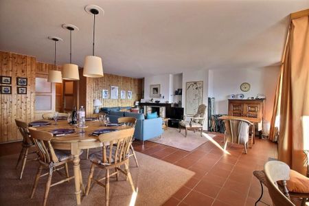 Spacieux appartement situé sur la place du village à louer à la semaine - Photo 4