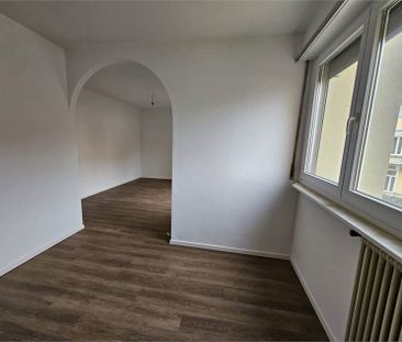 Chiasso, ampio 2.5 locali ristrutturato - Photo 3