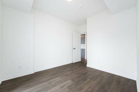 For Lease - 335 Wheat Boom Drive Unit# 404, Oakville, Ontario - Photo 2