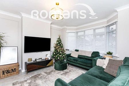 Blunden Road, Farnborough, GU14 - Photo 4