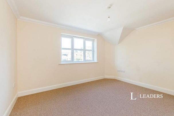4 bedroom detached house to rent - Photo 1