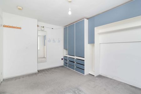 Spacious 1 Bed flat to let in East Ham - Photo 4