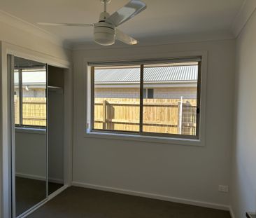 Modern 2-Bedroom Duplex! - Photo 1