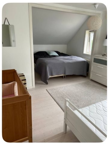 Rymlig och ljus villa i familjevänliga Lyckhem, Hovås! - Foto 4