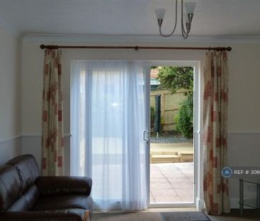2 bedroom semi-detached house to rent - Photo 3