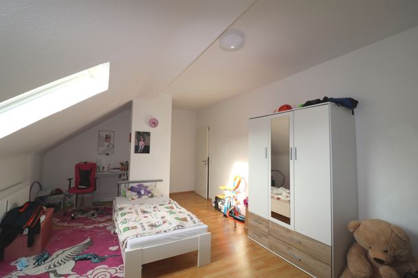 *TOP SANIERTE WOHNUNG IM DACHGESCHOSS + GARAGE* 3-Zi Whg, 75m², KR- Dießem/Lehmheide* - Photo 1